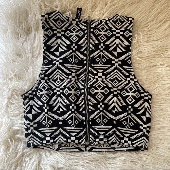 🦓 H&M | Aztec Tribal Racer Crop Tank Top 🦓 - Picture 8 of 12